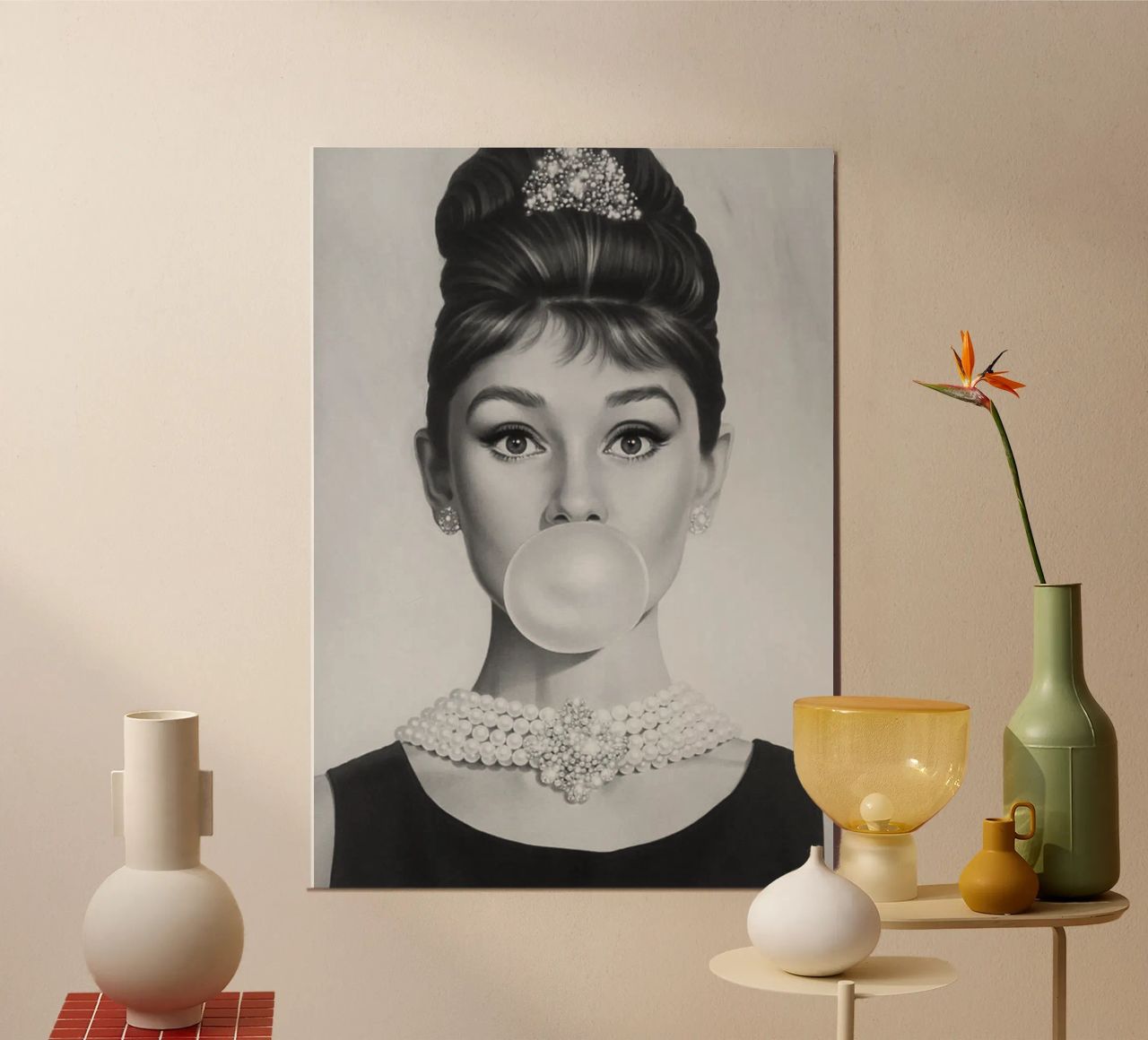 Audrey in Schwarz und Weiß Poster von Piere art Shops