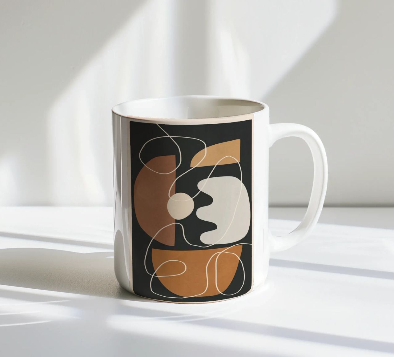 Minimal Colorful Abstract Shapes 2 tazza in ceramica da Flow Line