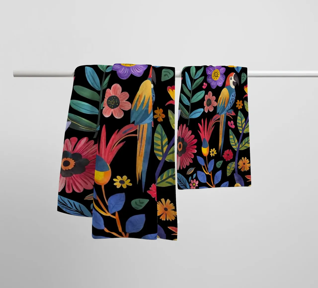 Paradiso tropicale Giungla in fiore nero asciugamano da bagno da Andrea Haase Modern Home