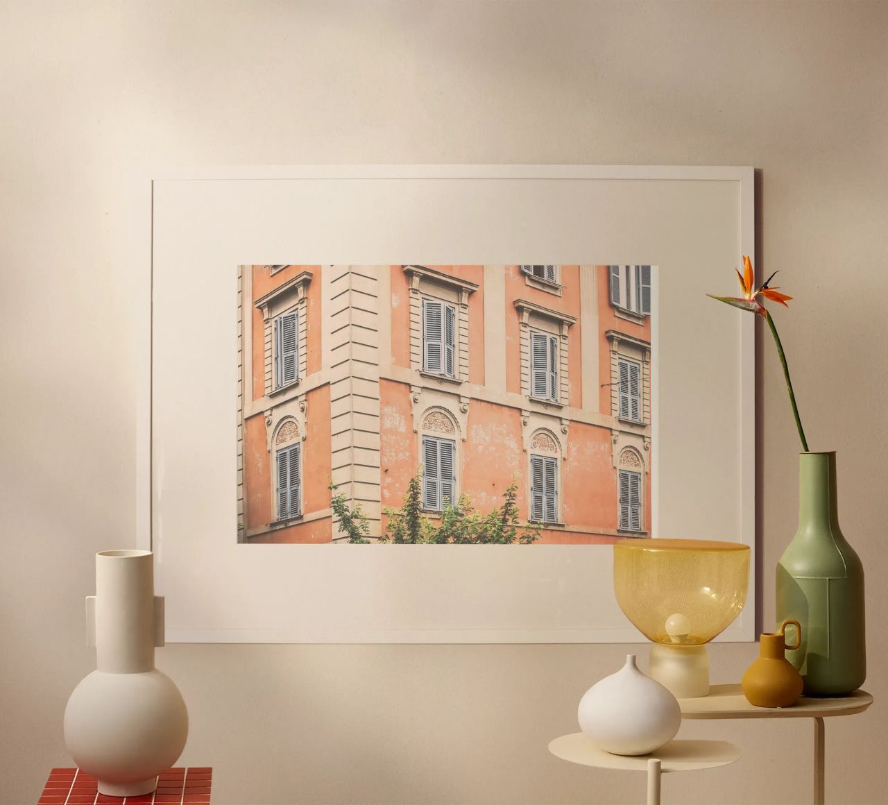 Rome, Italie I Façade orange d’un immeuble italien ancien poster de Julie Travel Photography