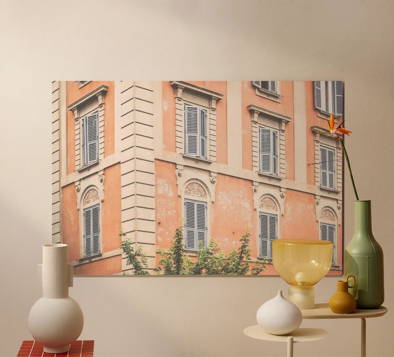 Rome, Italie I Façade orange d’un immeuble italien ancien poster de Julie Travel Photography