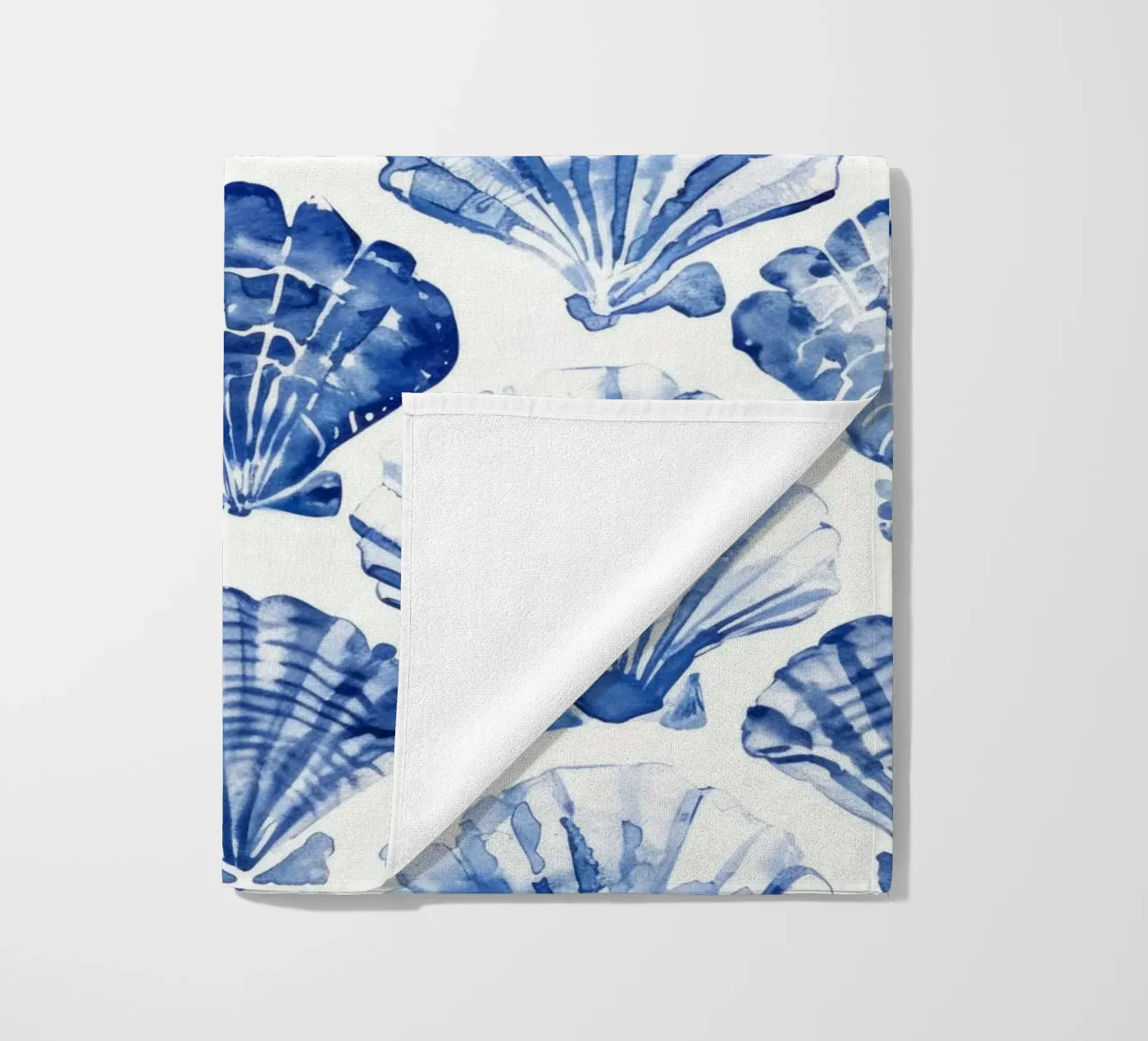 Blue Shell Pattern strandhanddoek van treechild