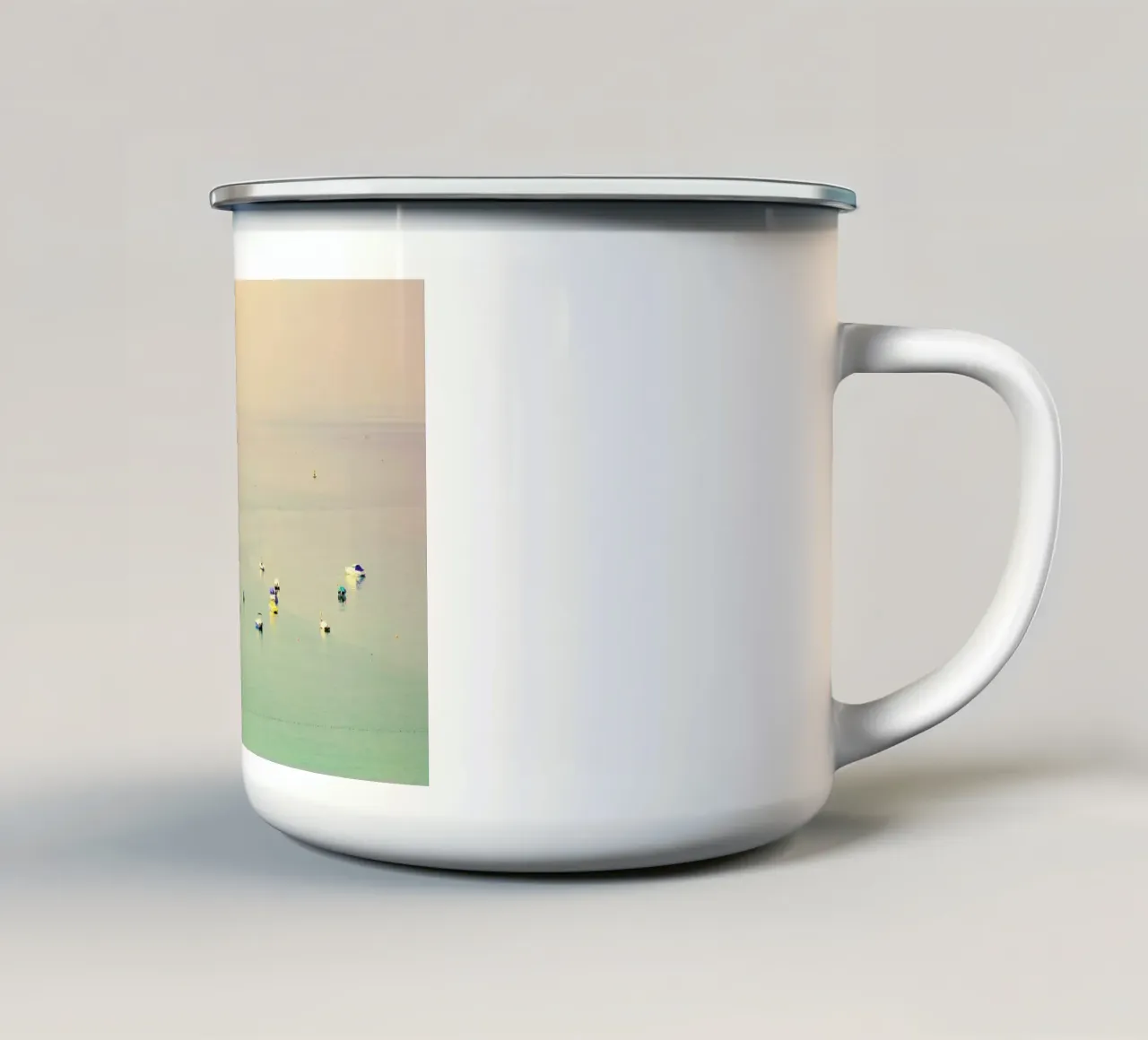 the sea tazza in smalto da Ingrid Beddoes