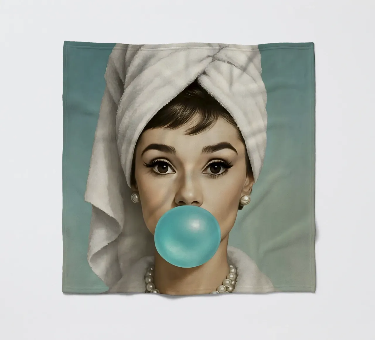 AUDREY HEPBURN GOMMA DA MASTICARE coperta in pile da ARTOMATIC