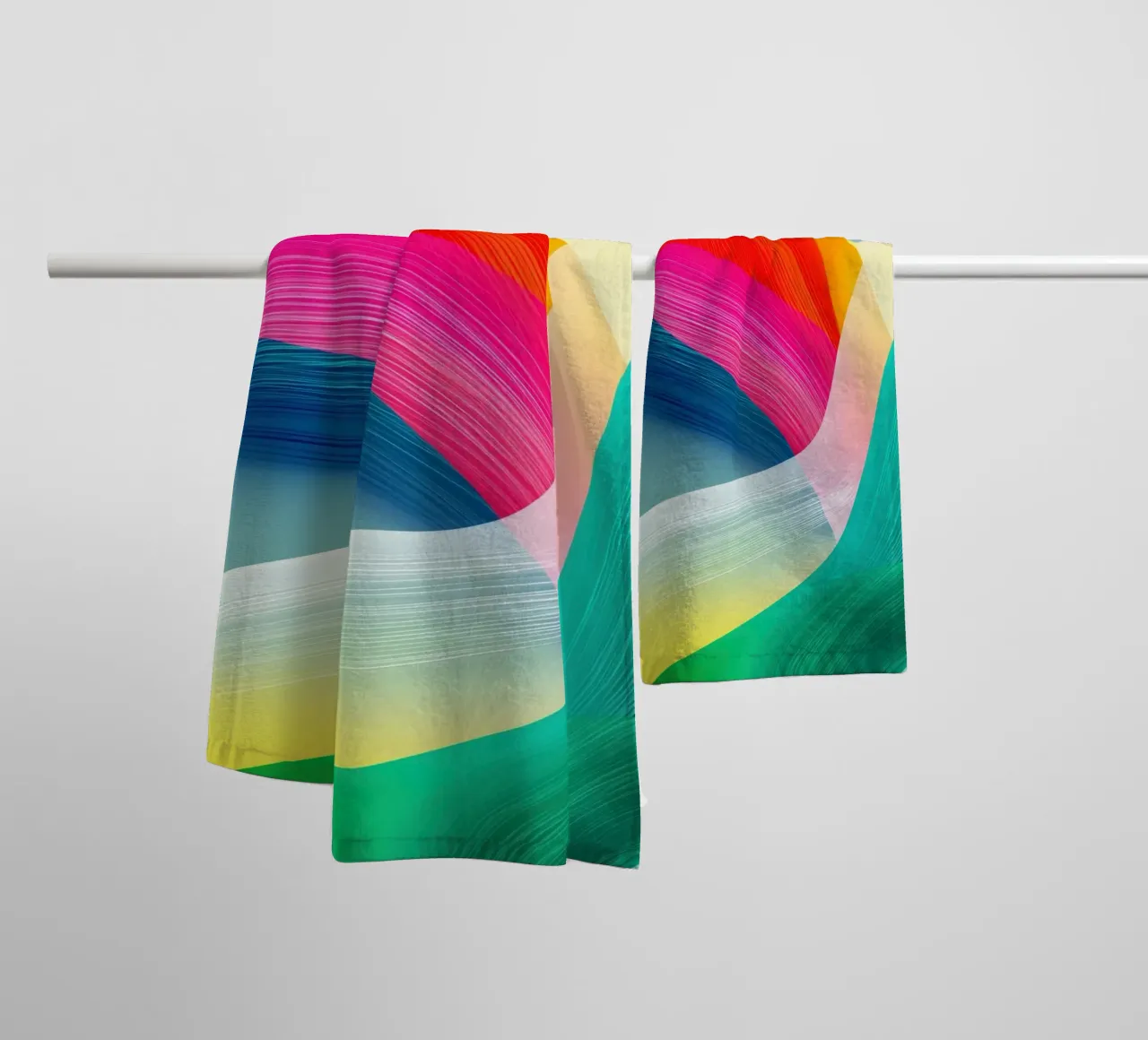 Abstrakte Farbenfrohe Regenbogen-Berge Handtuch von Autofocus