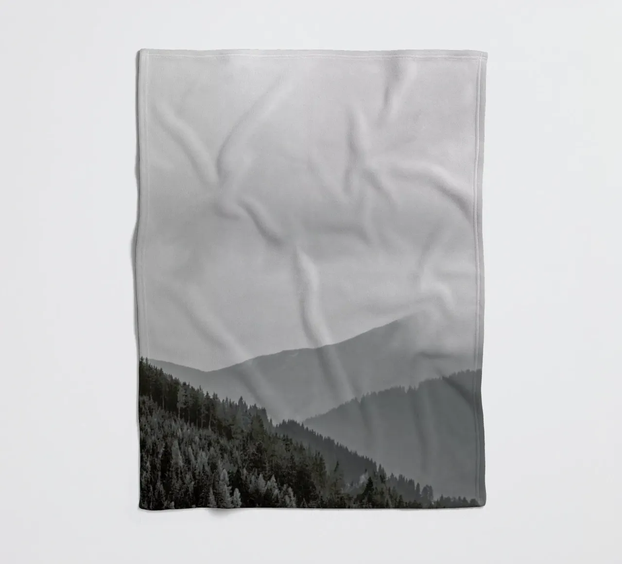 Layered Mountains coperta in pile da Nur Mut