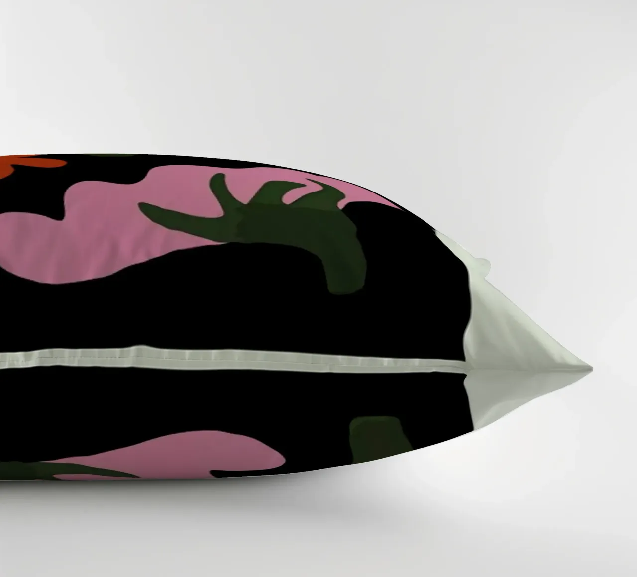 Camellia In Bloom II cuscino da Studio One