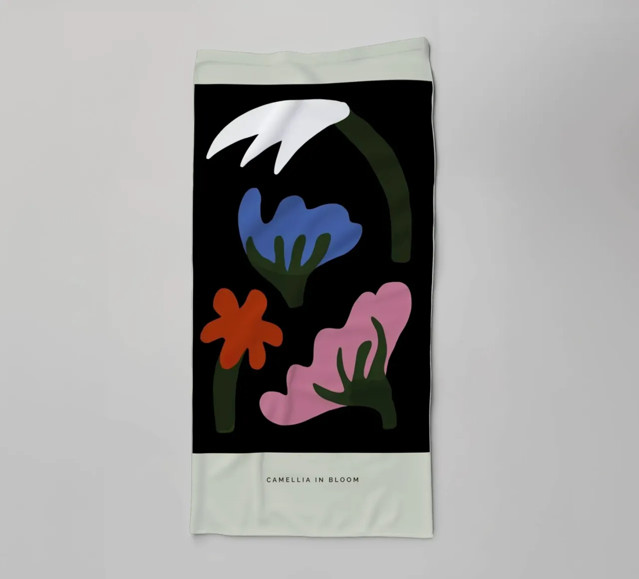Camellia In Bloom II asciugamano da bagno da Studio One
