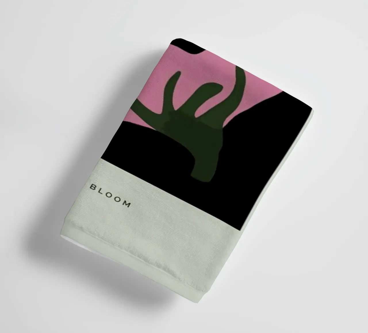 Camellia In Bloom II asciugamano da bagno da Studio One