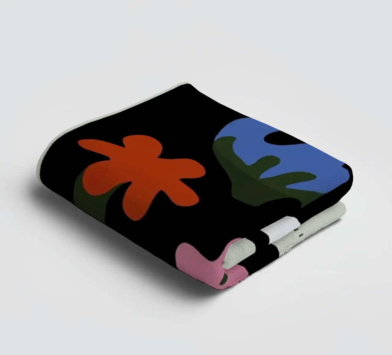 Camellia In Bloom II asciugamano da bagno da Studio One