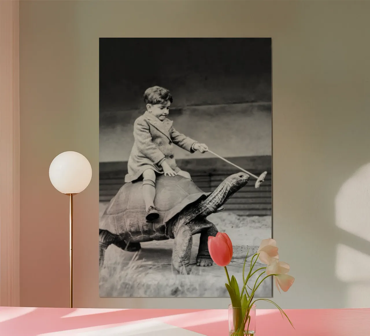 Ragazzo che cavalca una tartaruga gigante, arte vintage in bianco e nero poster con telaio in legno da Vibrant Vintage Prints