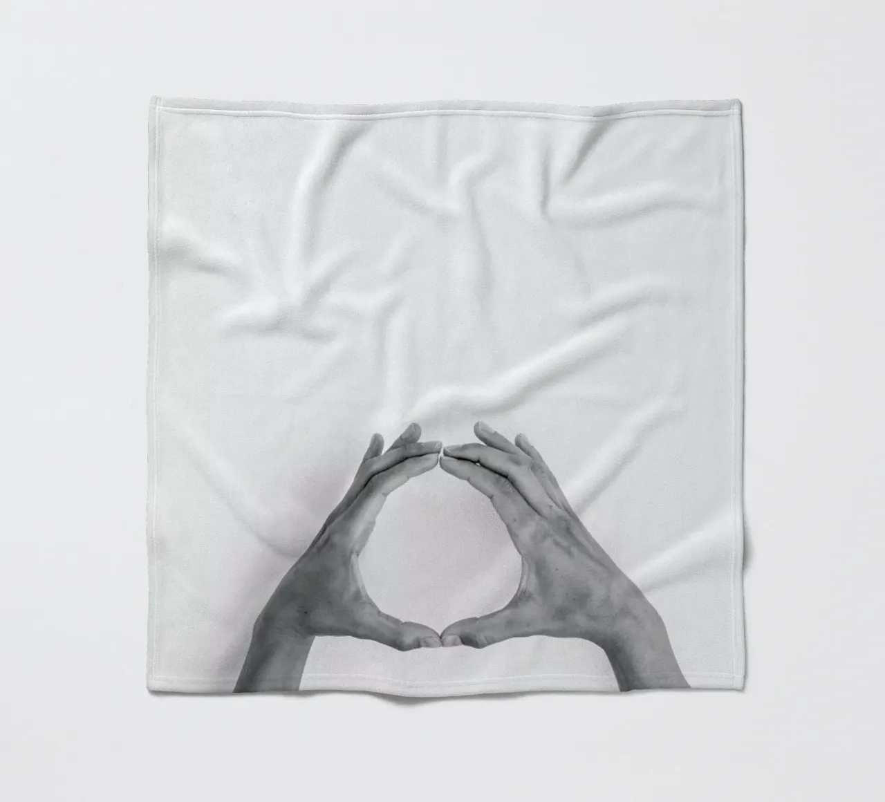 Let´s Protect Our Earth! coperta in pile da Studio Nahili