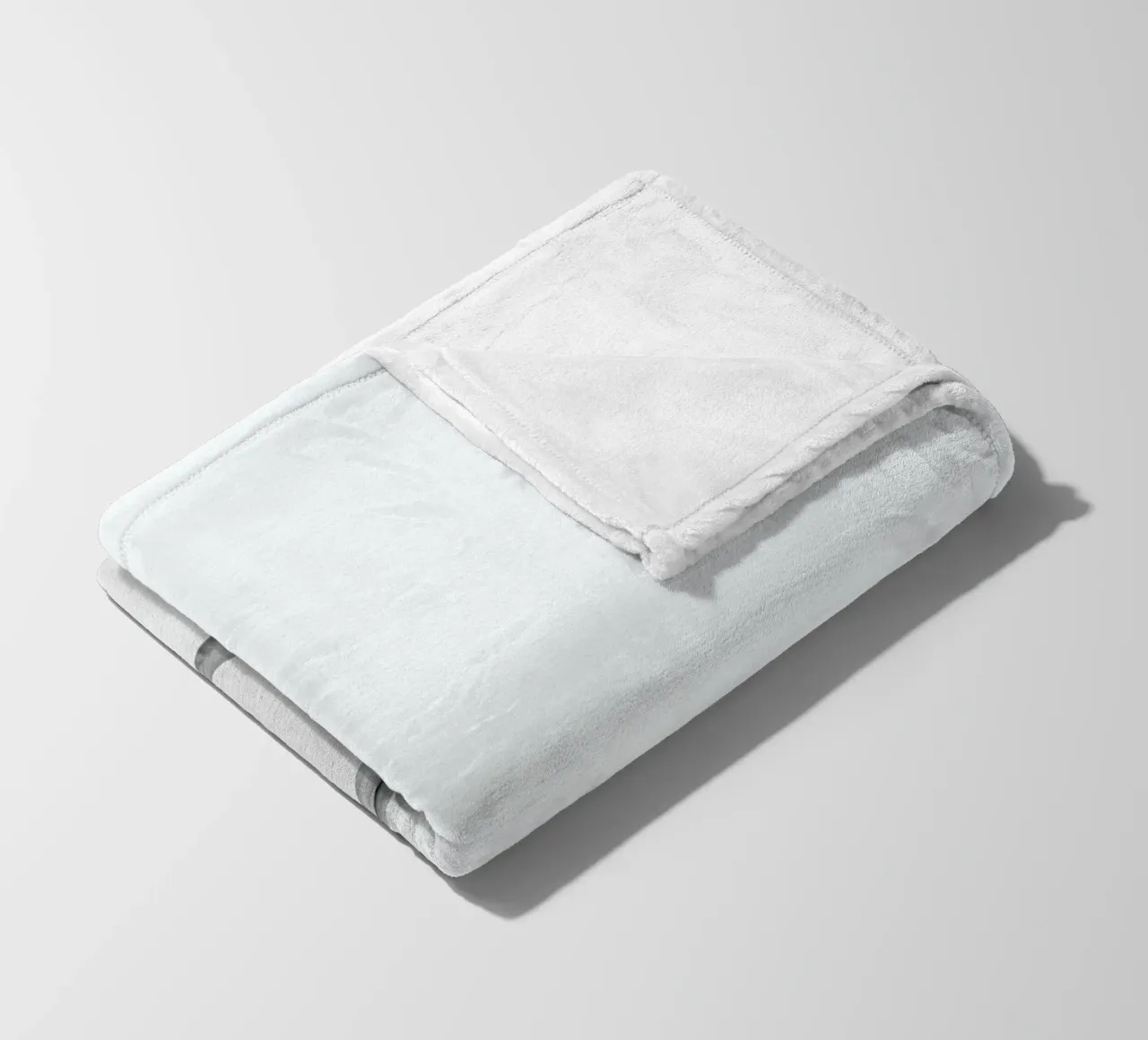 Let´s Protect Our Earth! coperta in pile da Studio Nahili