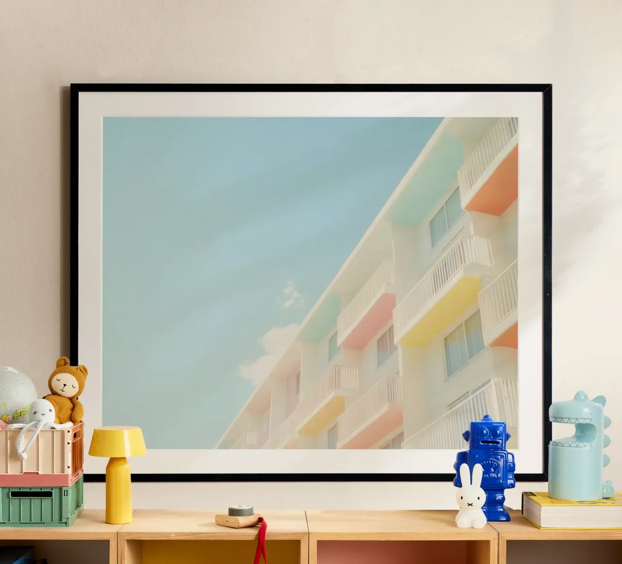 USA SérIA I Facciata retrò e pastello di un hotel di Palm Springs poster con telaio in plastica da Julie Travel Photography
