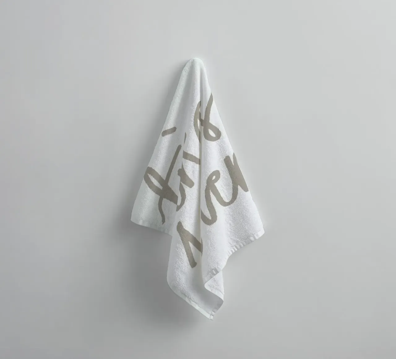 Tres bien towel by KRUTH DESIGN