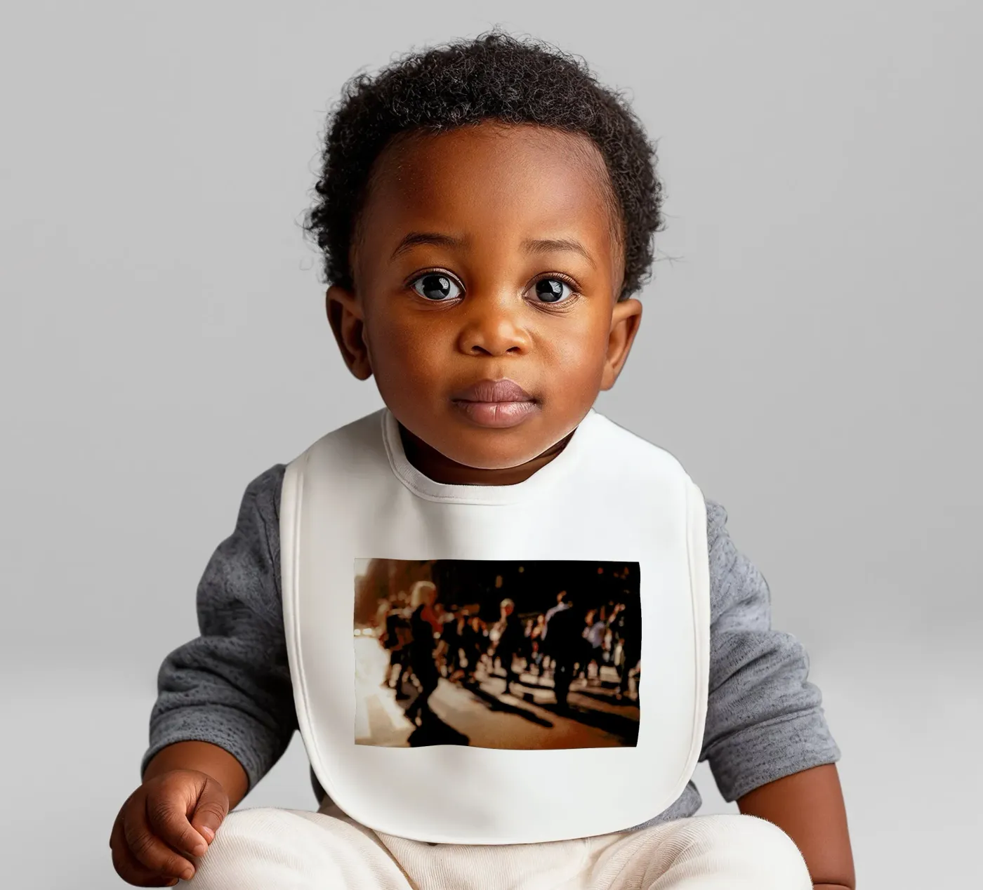 Crowd baby slabbetje van Philipp Reinhard