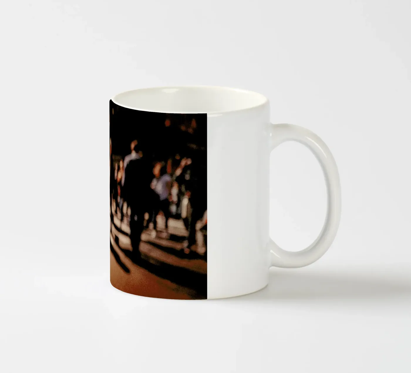 Crowd tazza in ceramica da Philipp Reinhard