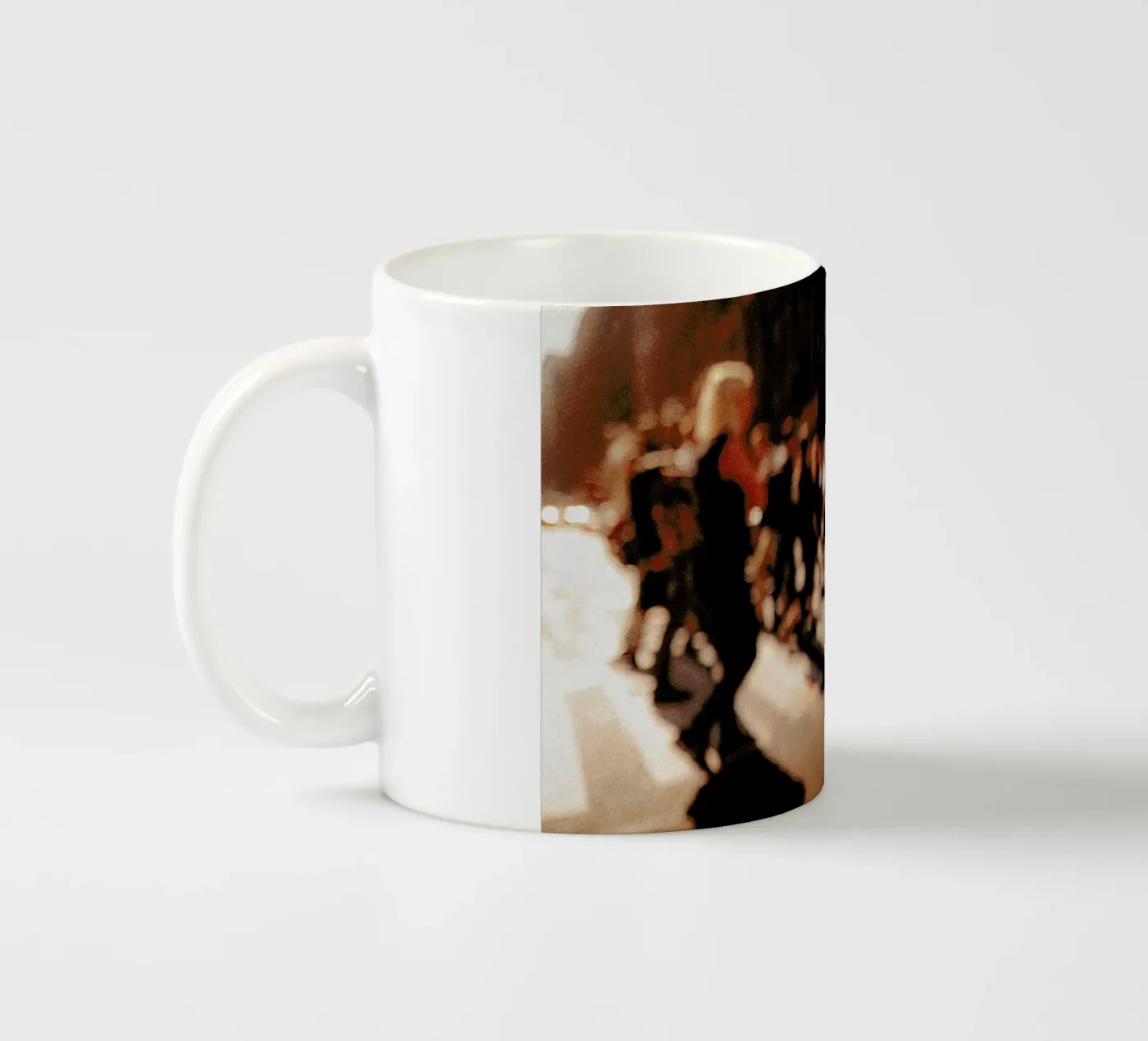 Crowd tazza in ceramica da Philipp Reinhard