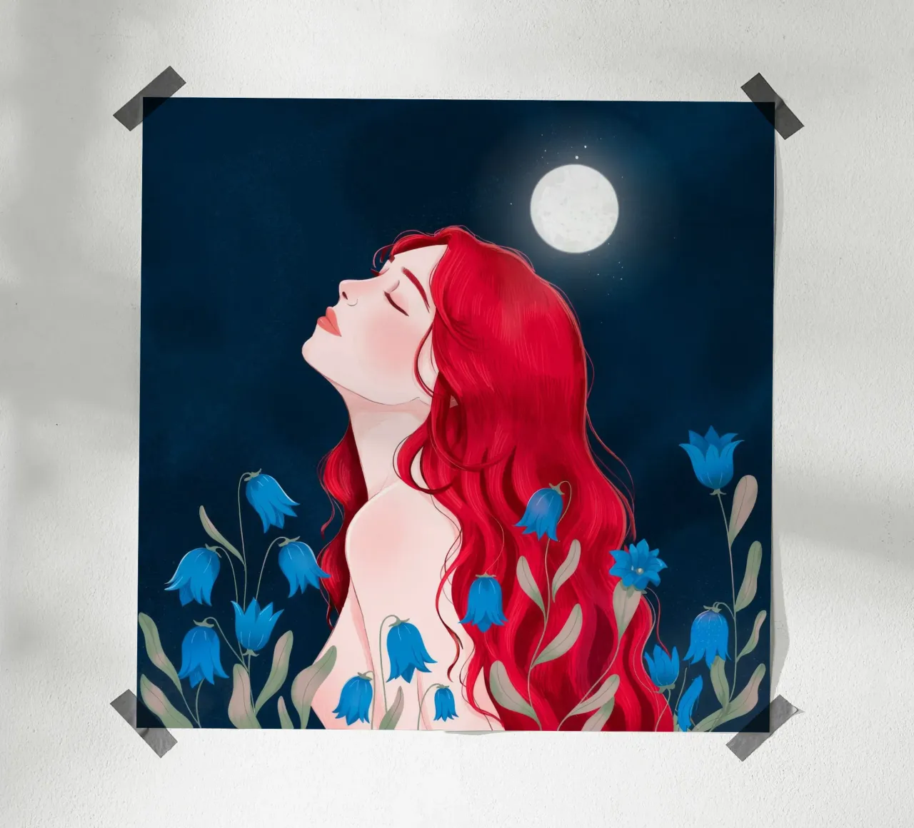 Musa al chiaro di luna poster con telaio in legno da Silent Hue