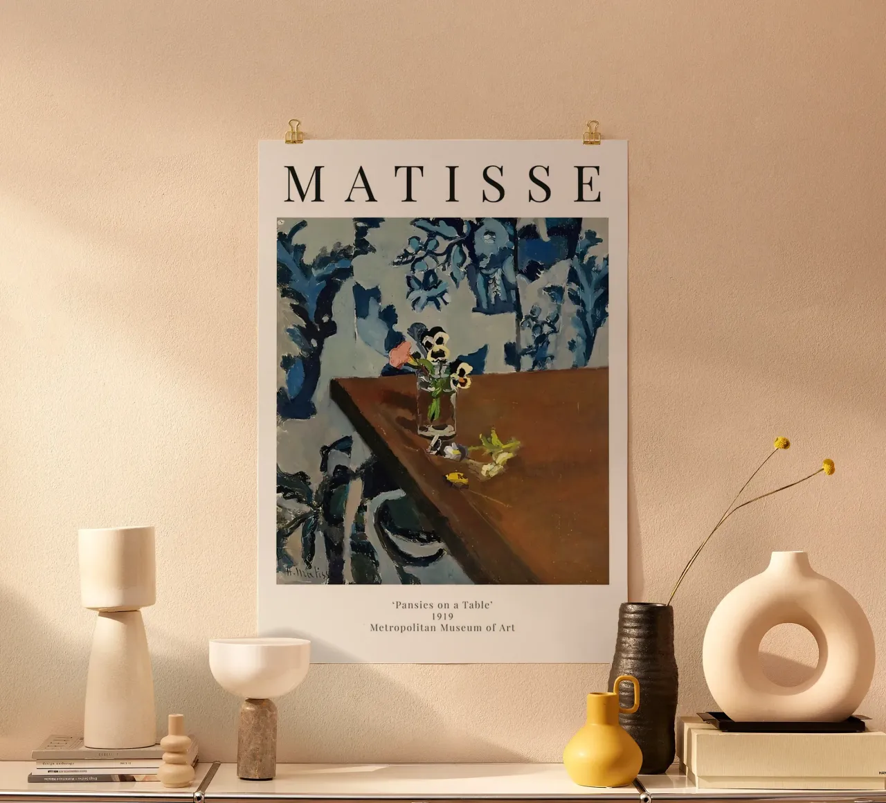 Henri Matisse - Viole del pensiero su un tavolo - Mostra poster con telaio in plastica da Perdana shop