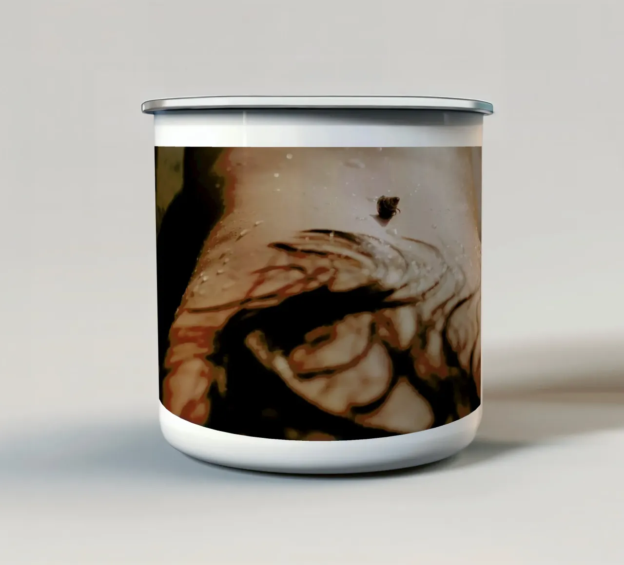 Soft 2 tazza in smalto da Ana Topoleanu