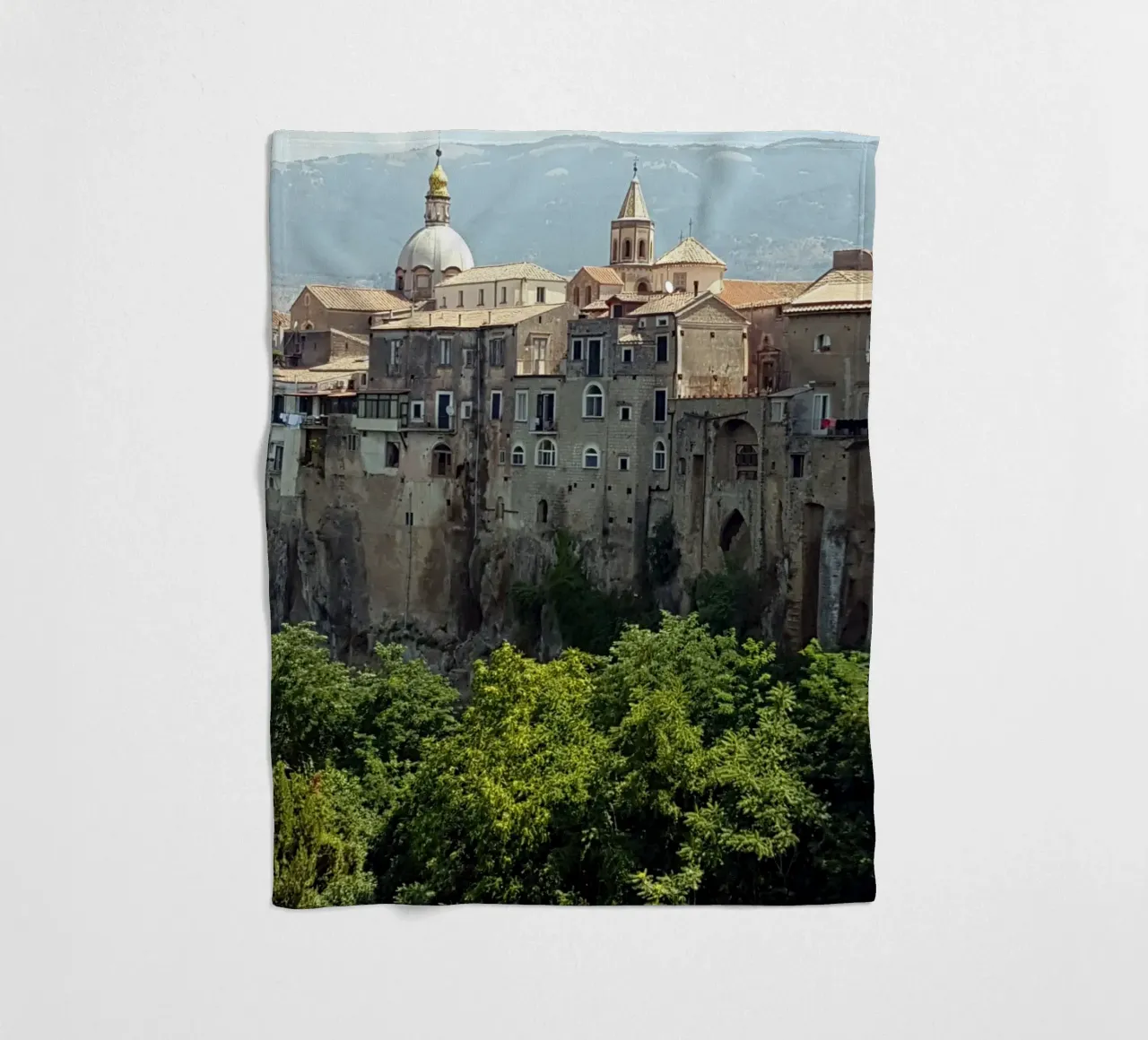Sant'Agata coperta in pile da Massimo Frascogna