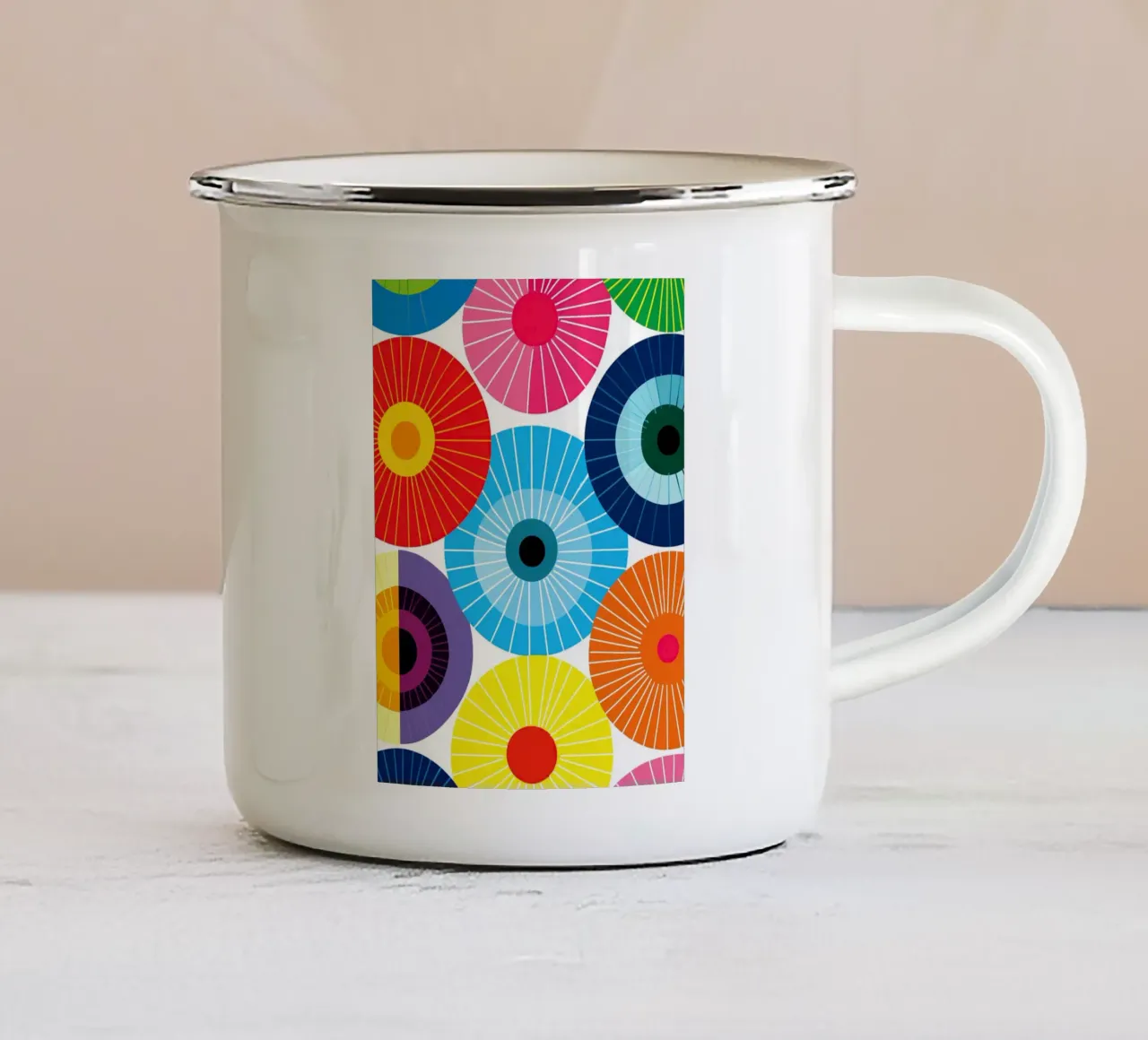 Ombrelloni astratti colorati tazza in smalto da Autofocus