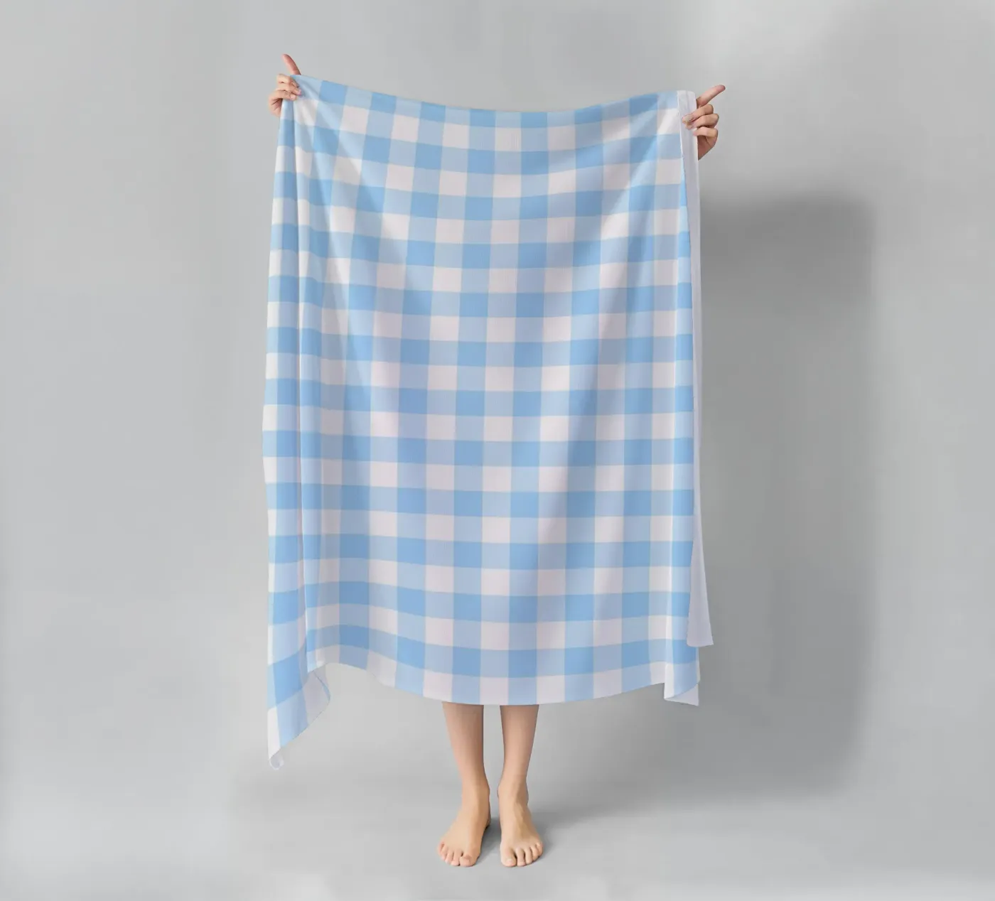 Gingham blu pastello telo mare da Happy Littles