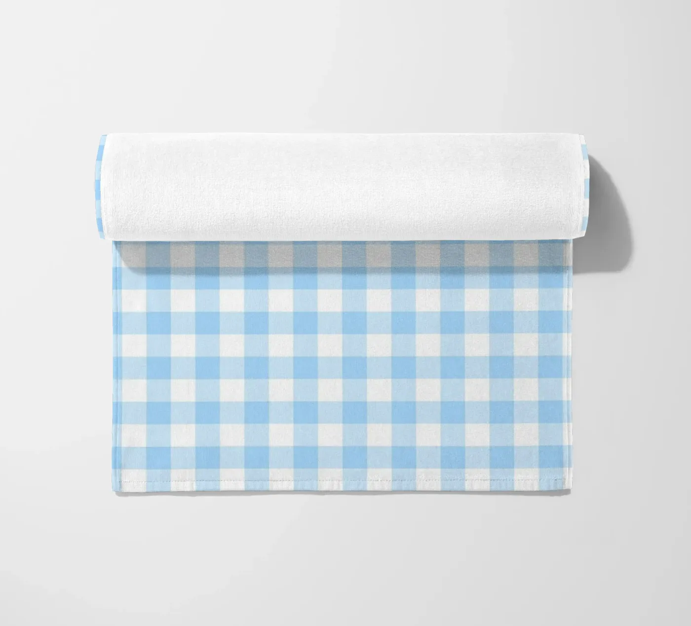 Gingham blu pastello telo mare da Happy Littles