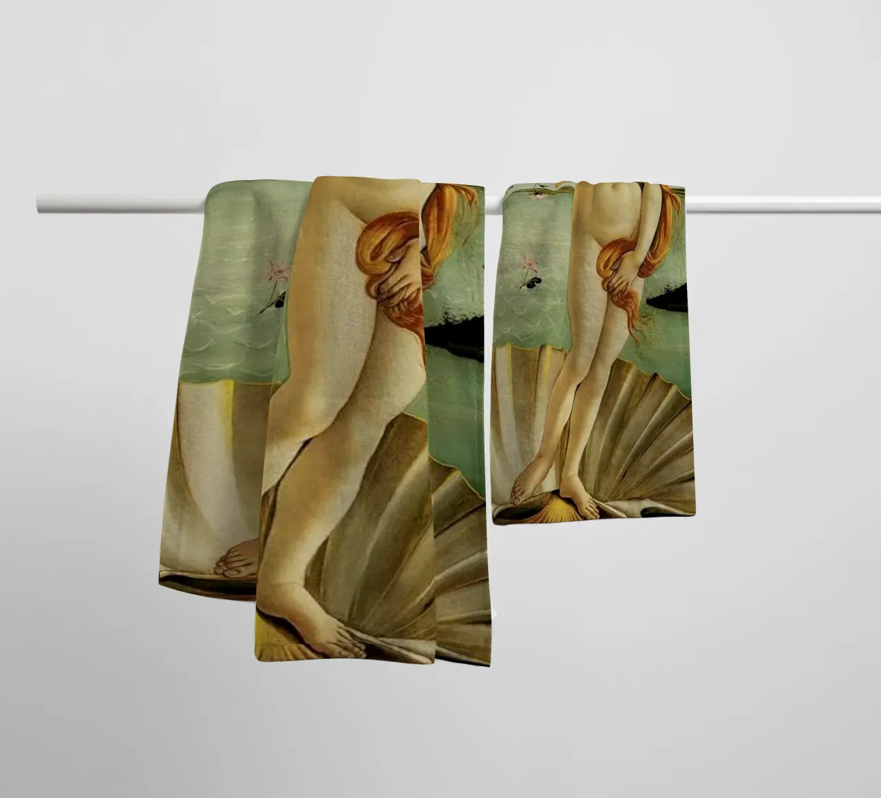 Botticelli - The Birth of Venus asciugamano da bagno da Vintage by JUNIQE