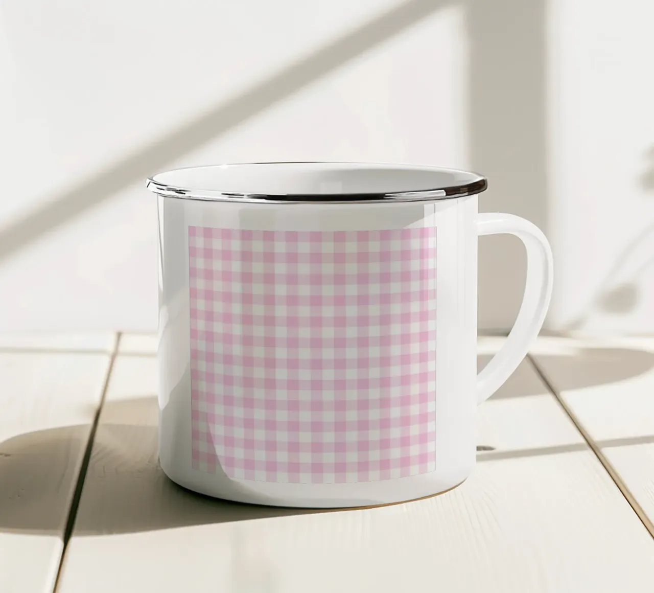Gingham rosa pastello tazza in smalto da Happy Littles