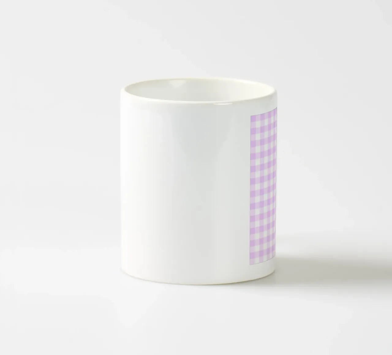 Gingham rosa pastello e viola tazza in ceramica da Happy Littles