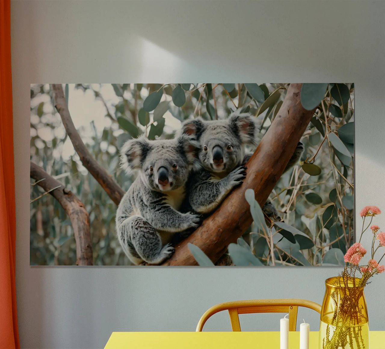 Zwei Koalas ruhen sich gemeinsam auf einem Eukalyptusbaum aus Poster von DesignDoodle