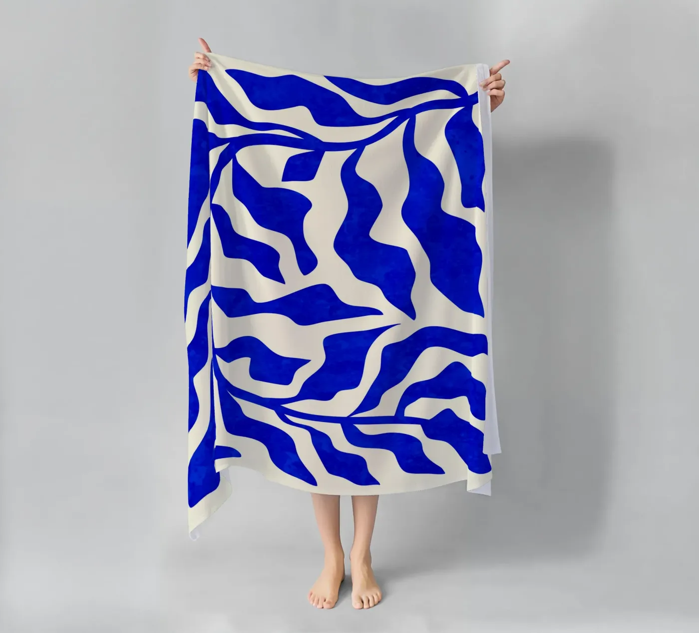 Indigo Eleganz Strandtuch von Kintsugi99