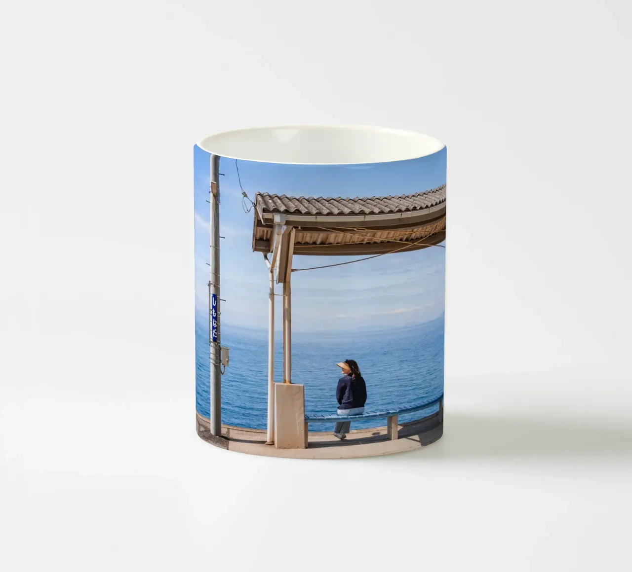 Stazione sul mare - Shikoku, Giappone tazza in ceramica da Marcel Bisig