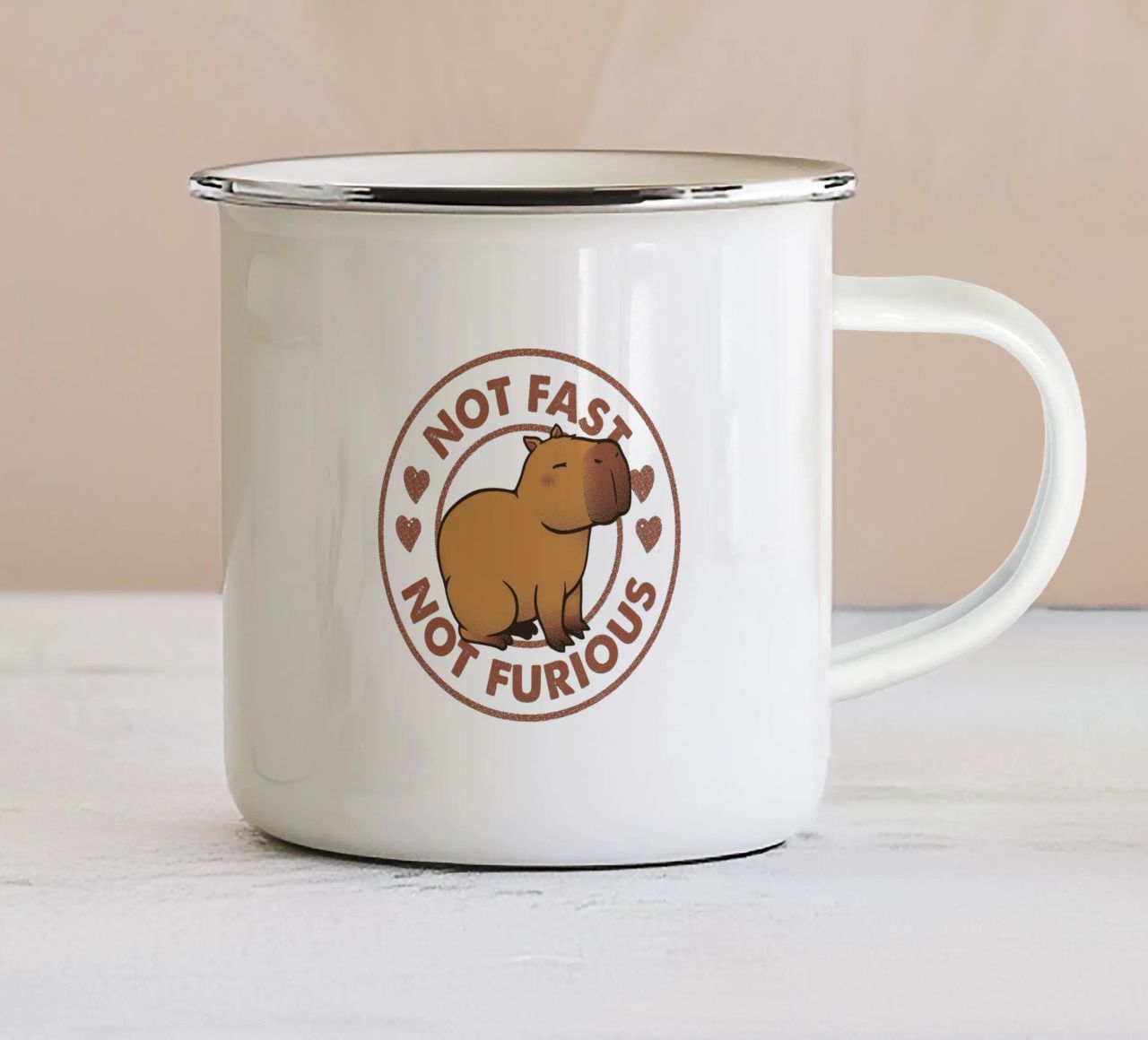 Il capibara non veloce non furioso tazza in smalto da Tobe Fonseca