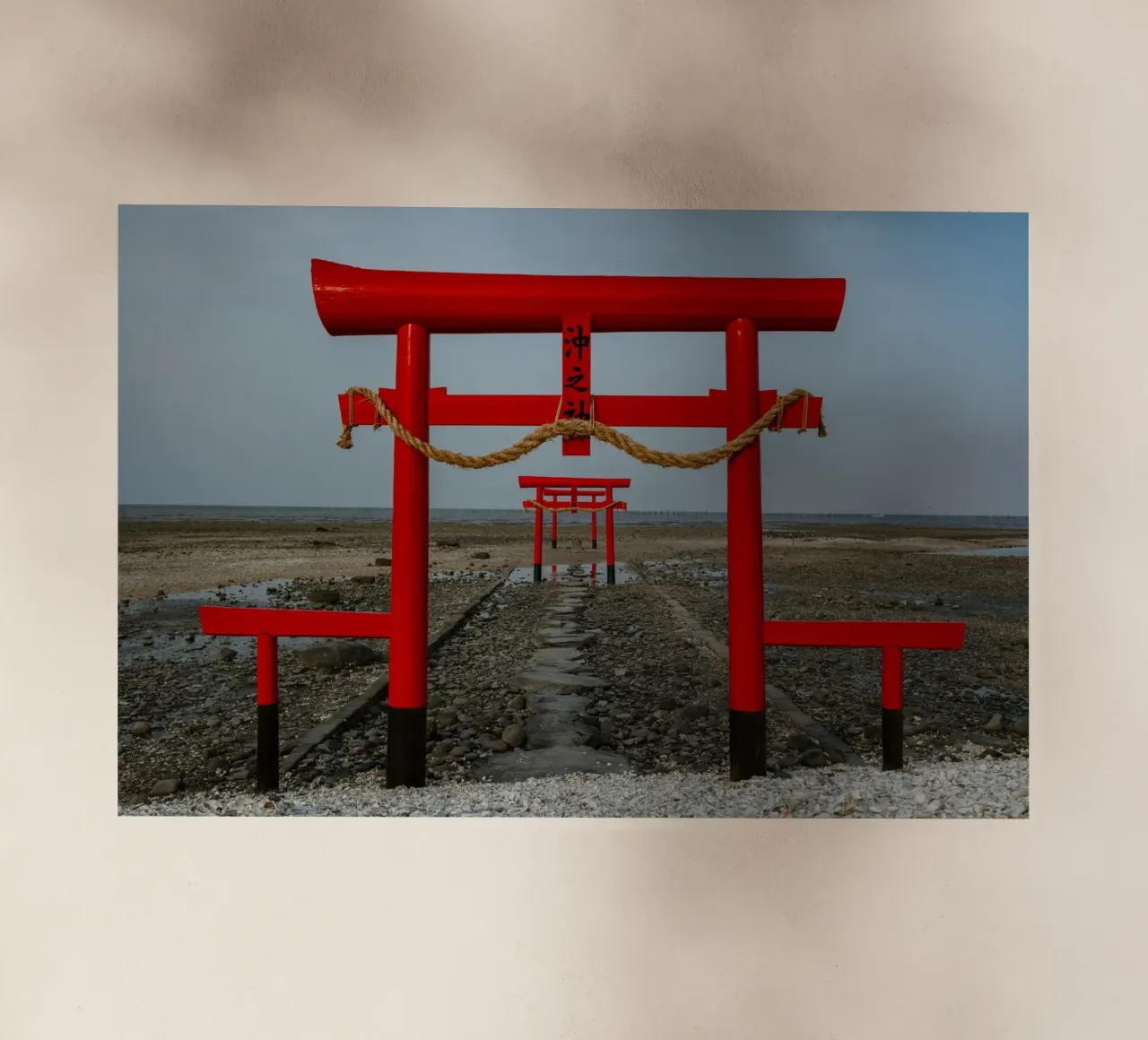 Porte Torii rosse pellicola backlit da Marcel Bisig