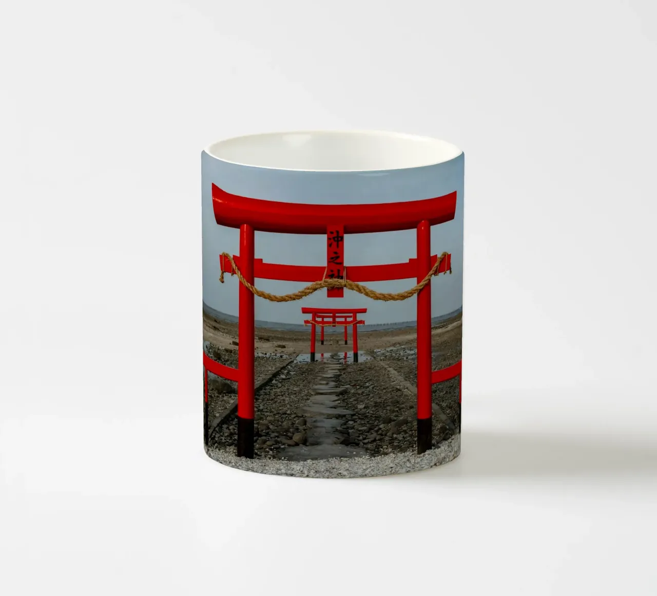 Porte Torii rosse tazza in ceramica da Marcel Bisig