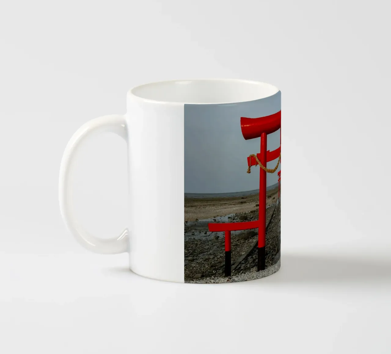 Porte Torii rosse tazza in ceramica da Marcel Bisig