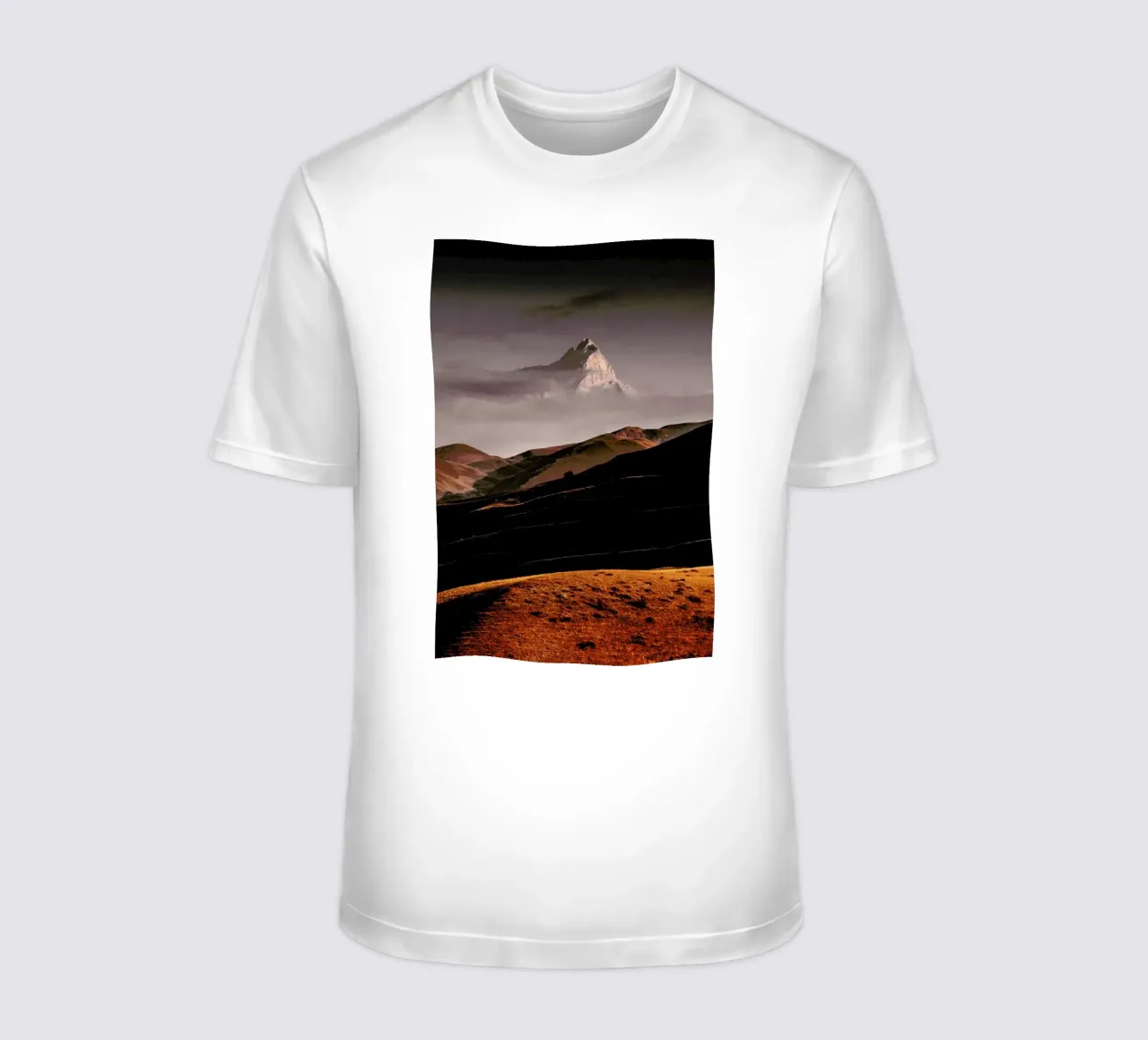 Another World @Shapiev t-shirt da EyeEm Mobile GmbH