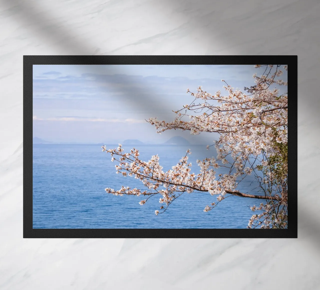 Fiori di ciliegio dell'oceano - Giappone zerbino da Marcel Bisig
