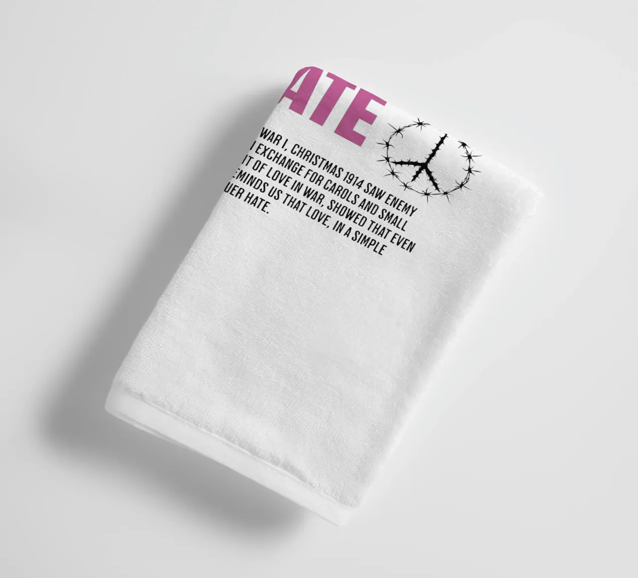 Love is Much Better Than Hate asciugamano da bagno da artelevenstudio
