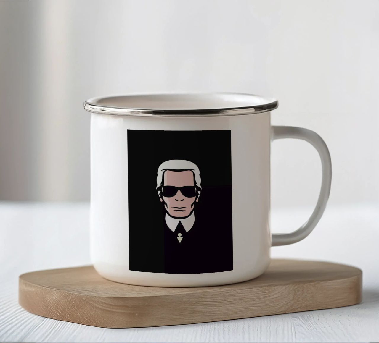 Lagerfeld tazza in smalto da Bruno Morphet
