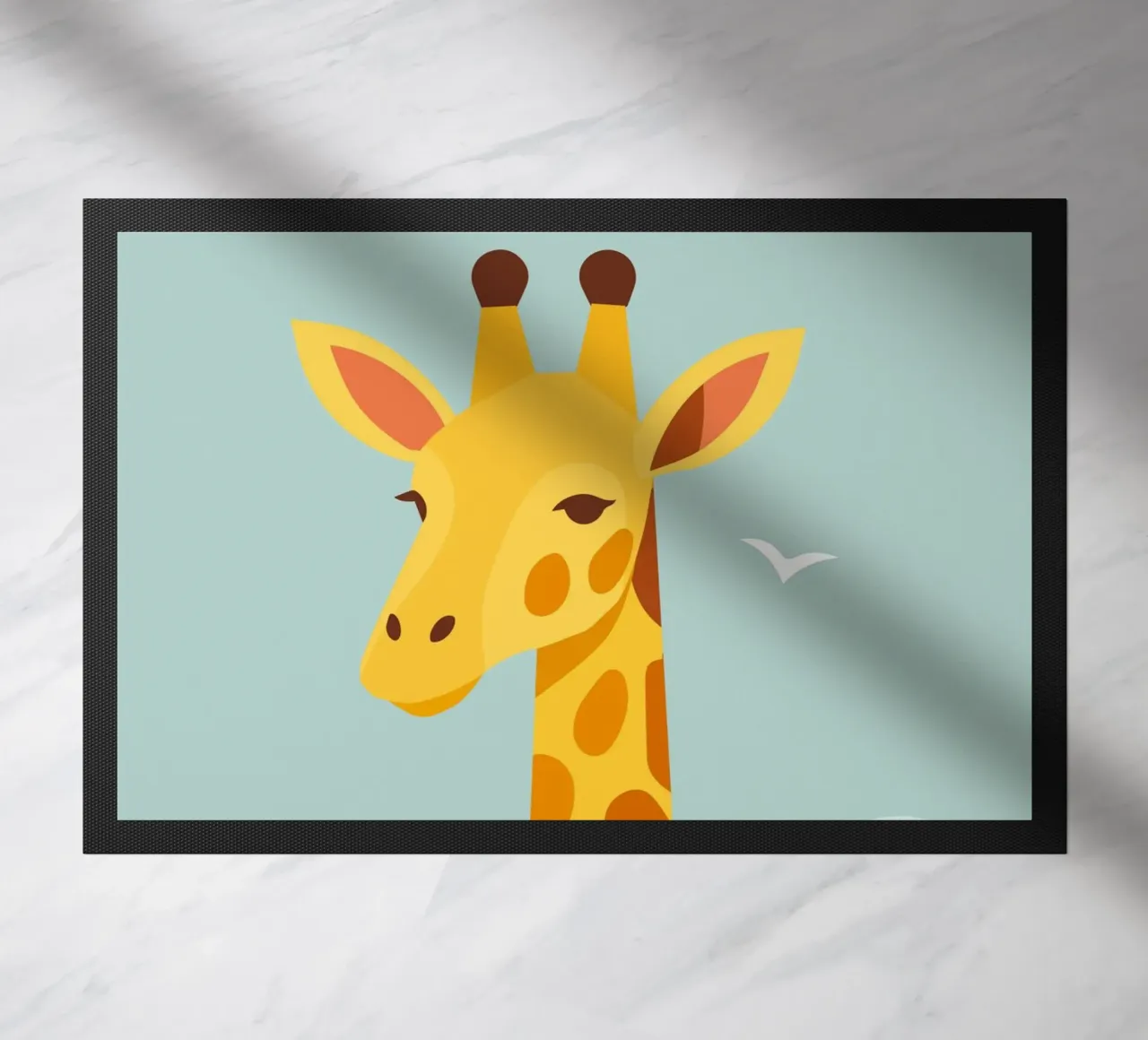 Giraffa gentile sopra le nuvole - motivo animale onirico zerbino da namosh