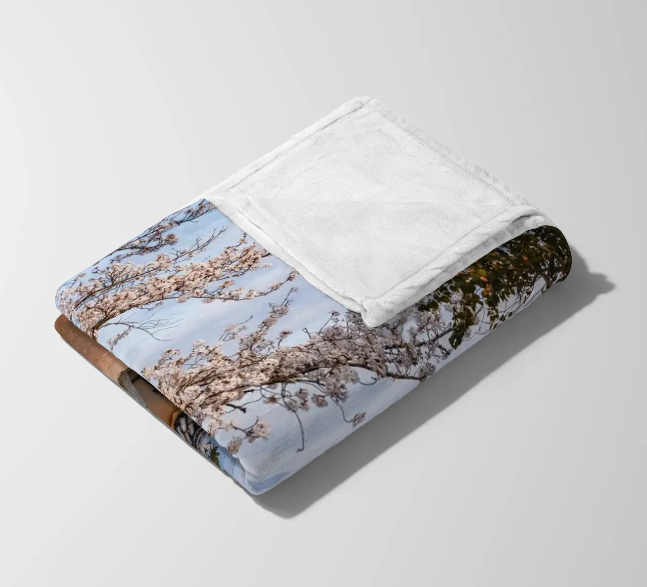 Muri di casta a Matsuyama, Giappone coperta in pile da Marcel Bisig