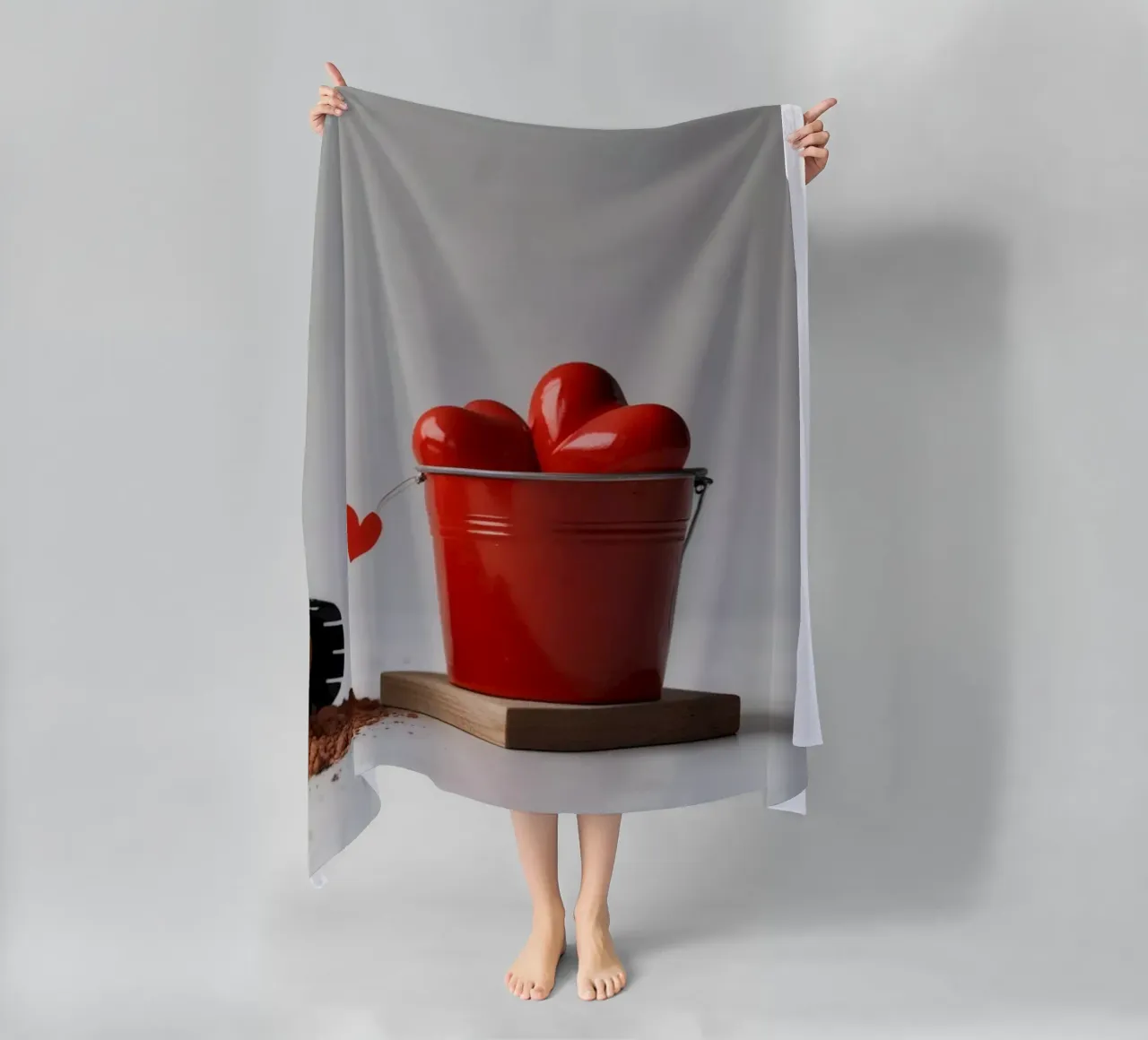 escavatore giallo e rosso a forma di cuore in una benna telo mare da DesignDoodle