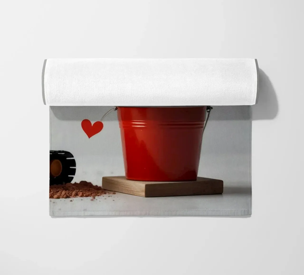 escavatore giallo e rosso a forma di cuore in una benna telo mare da DesignDoodle