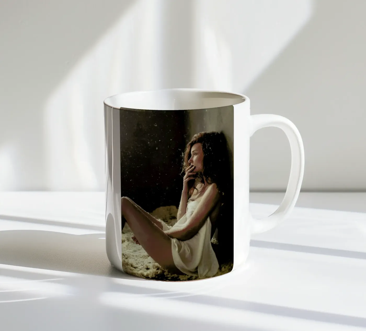 Soft Light Keramik Tasse von Runway Collective
