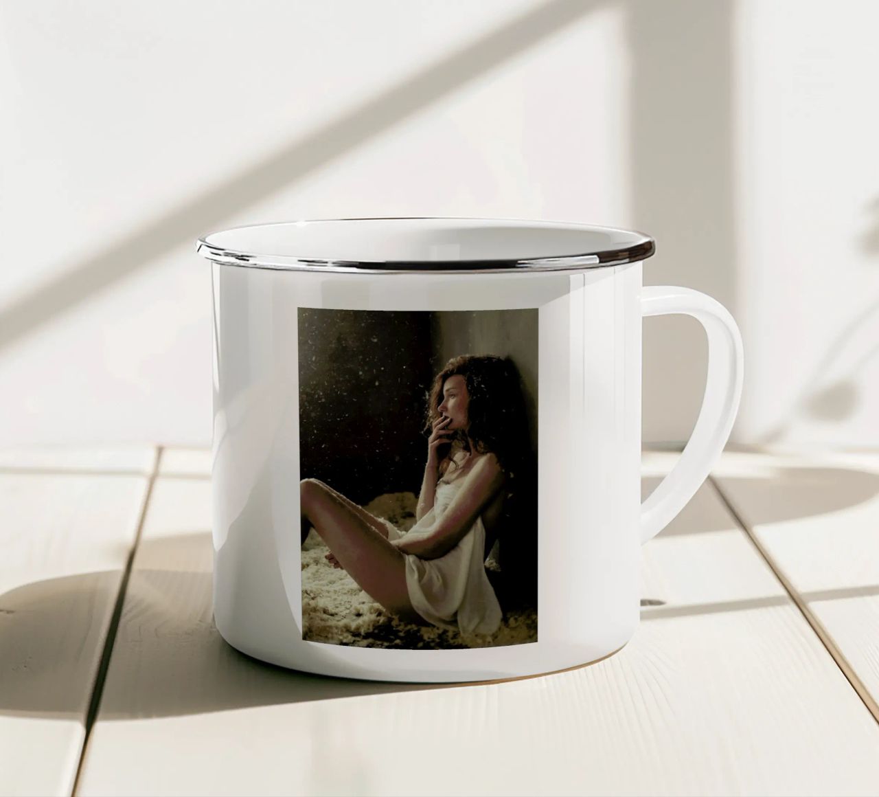 Soft Light tazza in smalto da Runway Collective