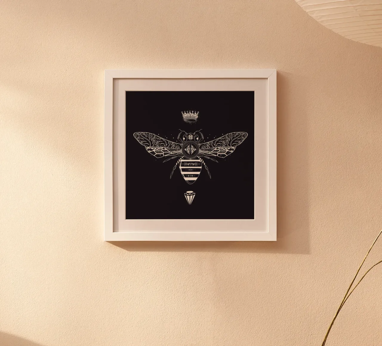 Ape ornamentale con corona e diamante poster con telaio in legno da NA/MO